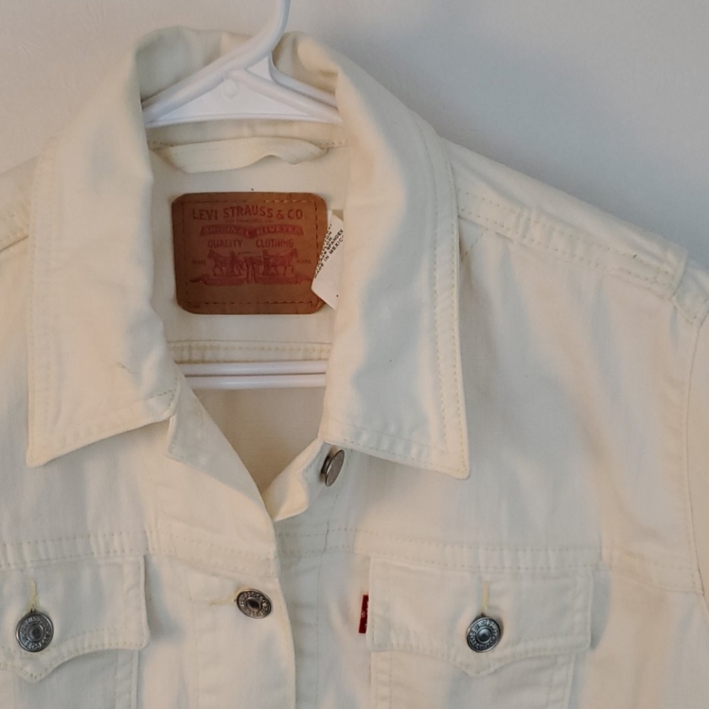 Levi's white denim jacket Junior's large - Picture 2 of 8